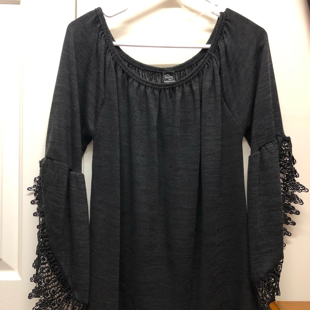 Black light weight Lace sleeve Tunic